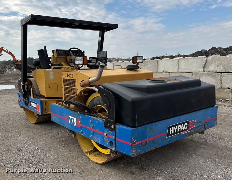 image for item EM8418 Hypac C778B double drum vibratory roller