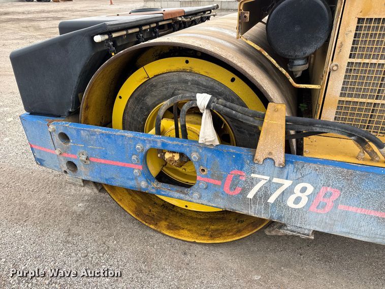 image for item EM8418 Hypac C778B double drum vibratory roller