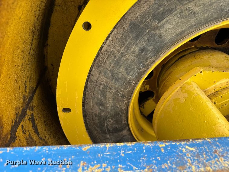 image for item EM8418 Hypac C778B double drum vibratory roller