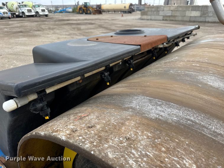 image for item EM8418 Hypac C778B double drum vibratory roller