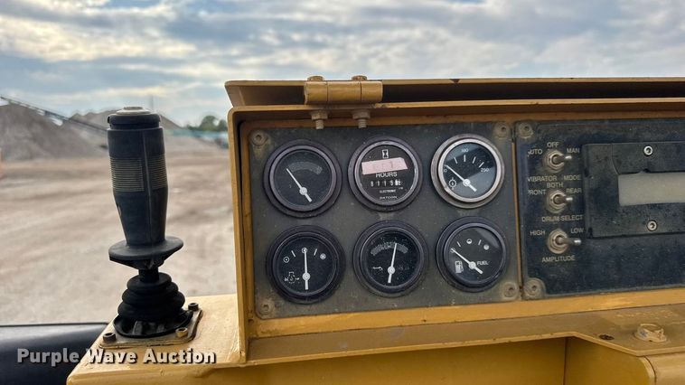 image for item EM8418 Hypac C778B double drum vibratory roller