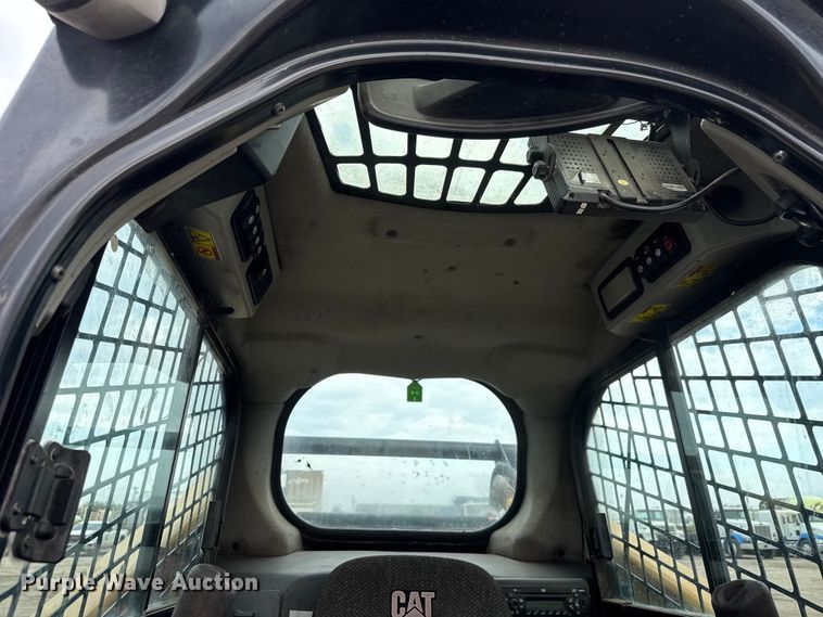 image for item EM8419 2014 Caterpillar 262D skid steer loader