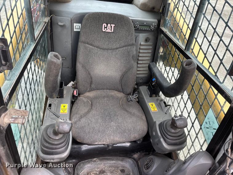 image for item EM8419 2014 Caterpillar 262D skid steer loader