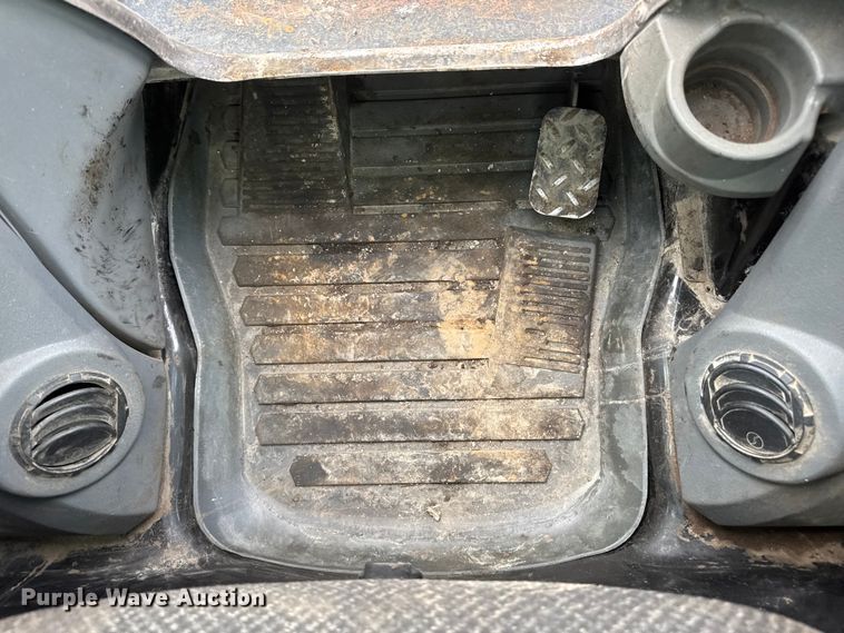 image for item EM8419 2014 Caterpillar 262D skid steer loader