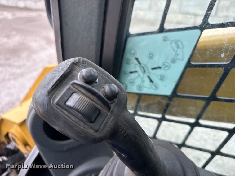 image for item EM8419 2014 Caterpillar 262D skid steer loader