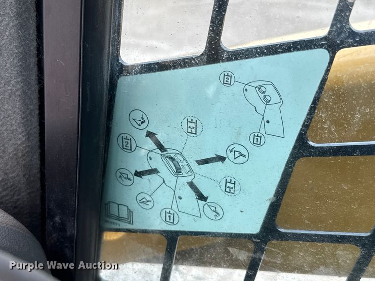 image for item EM8419 2014 Caterpillar 262D skid steer loader