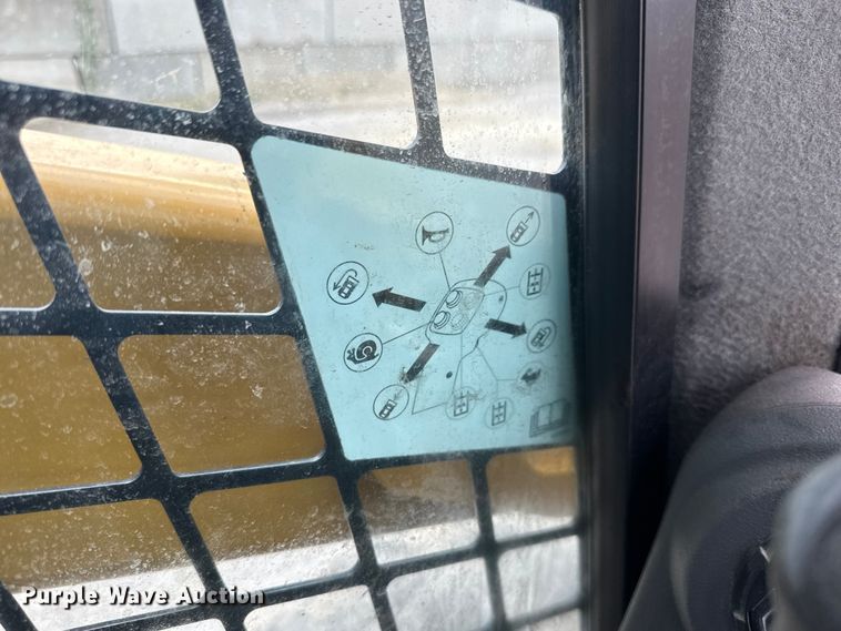 image for item EM8419 2014 Caterpillar 262D skid steer loader