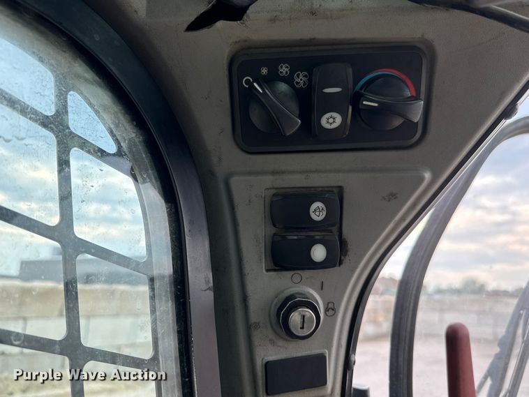 image for item EM8419 2014 Caterpillar 262D skid steer loader