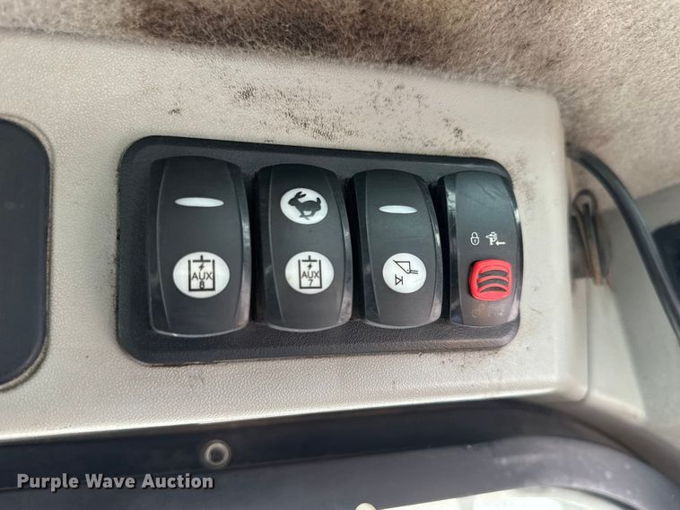 image for item EM8419 2014 Caterpillar 262D skid steer loader