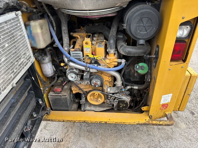 image for item EM8419 2014 Caterpillar 262D skid steer loader