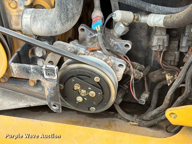 image for item EM8419 2014 Caterpillar 262D skid steer loader