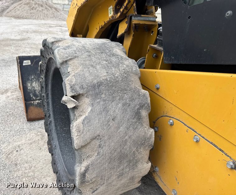 image for item EM8419 2014 Caterpillar 262D skid steer loader