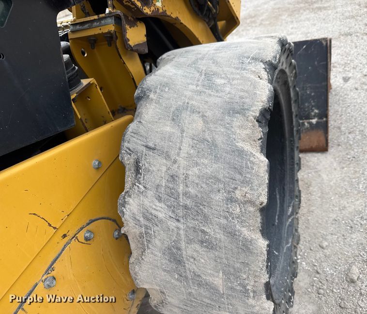 image for item EM8419 2014 Caterpillar 262D skid steer loader