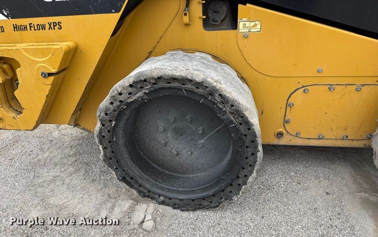 image for item EM8419 2014 Caterpillar 262D skid steer loader