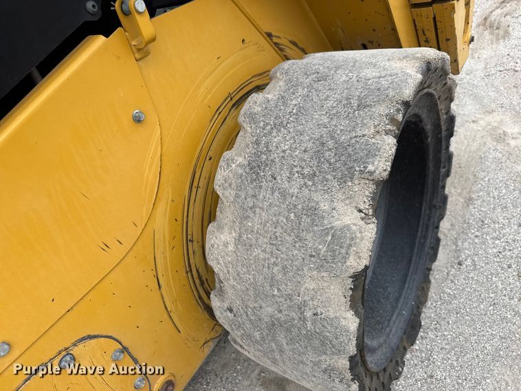 image for item EM8419 2014 Caterpillar 262D skid steer loader