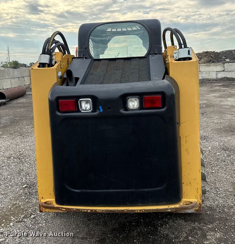 image for item EM8420 2011 Caterpillar 246C skid steer loader