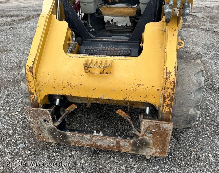 image for item EM8420 2011 Caterpillar 246C skid steer loader