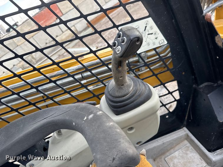 image for item EM8420 2011 Caterpillar 246C skid steer loader