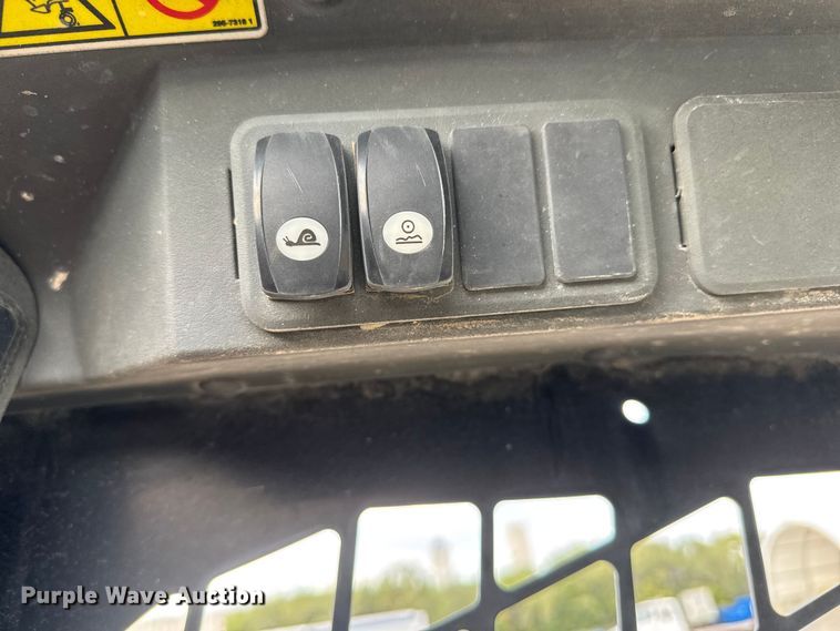 image for item EM8420 2011 Caterpillar 246C skid steer loader