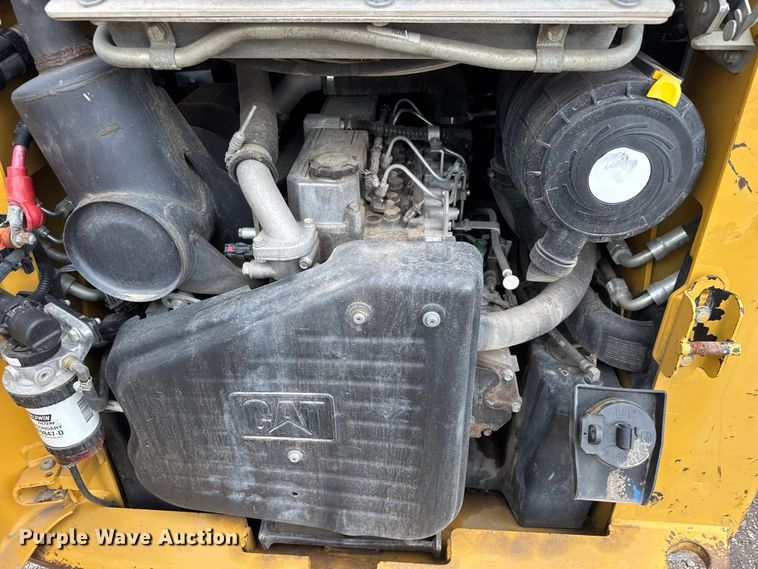 image for item EM8420 2011 Caterpillar 246C skid steer loader