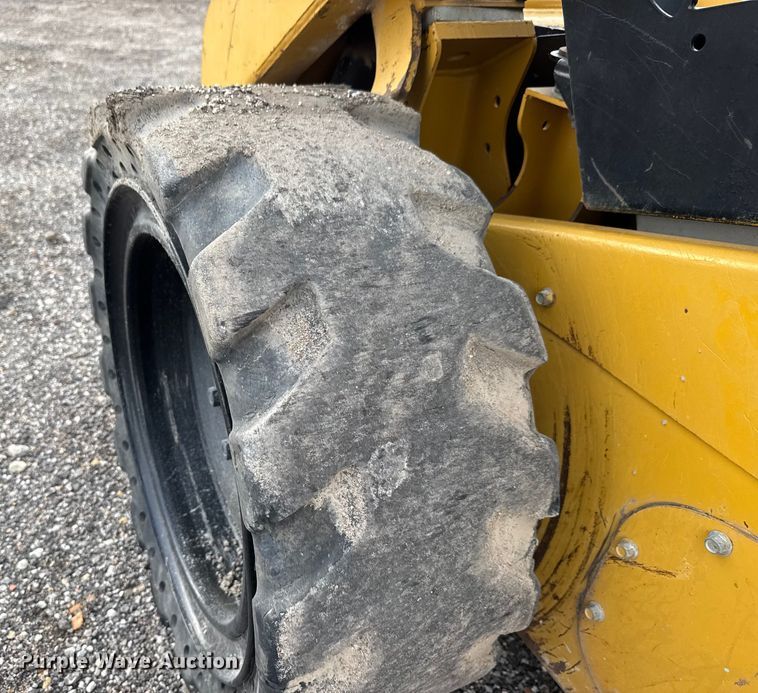 image for item EM8420 2011 Caterpillar 246C skid steer loader