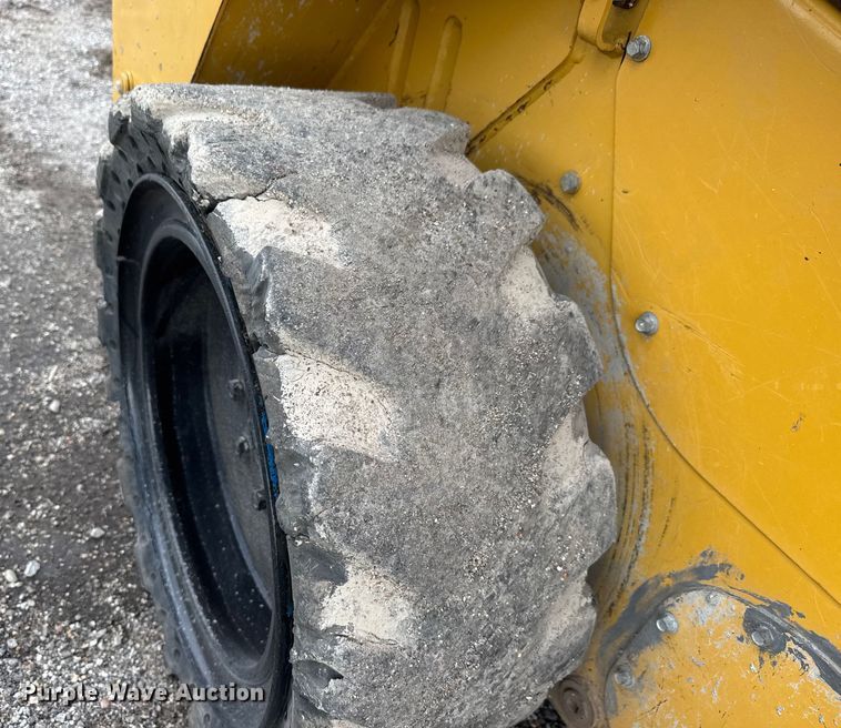 image for item EM8420 2011 Caterpillar 246C skid steer loader