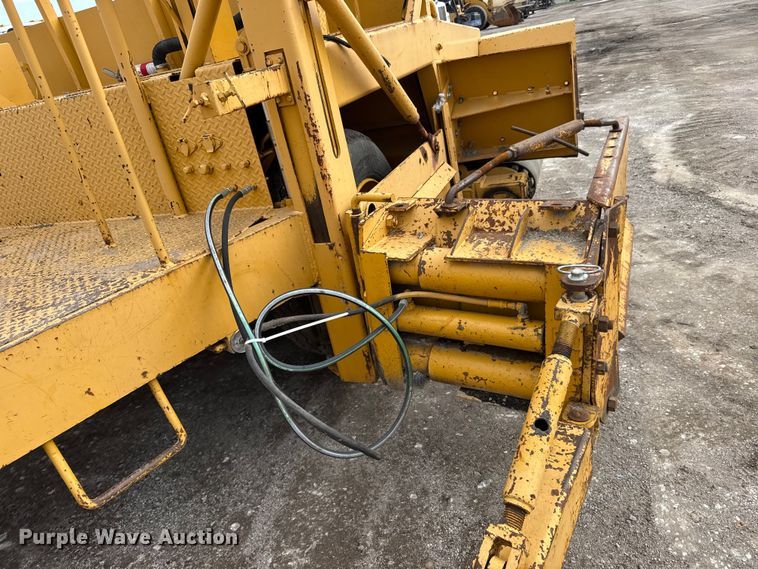 image for item EM8421 1985 Blaw-Knox RW195C road widener