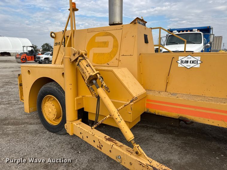 image for item EM8421 1985 Blaw-Knox RW195C road widener