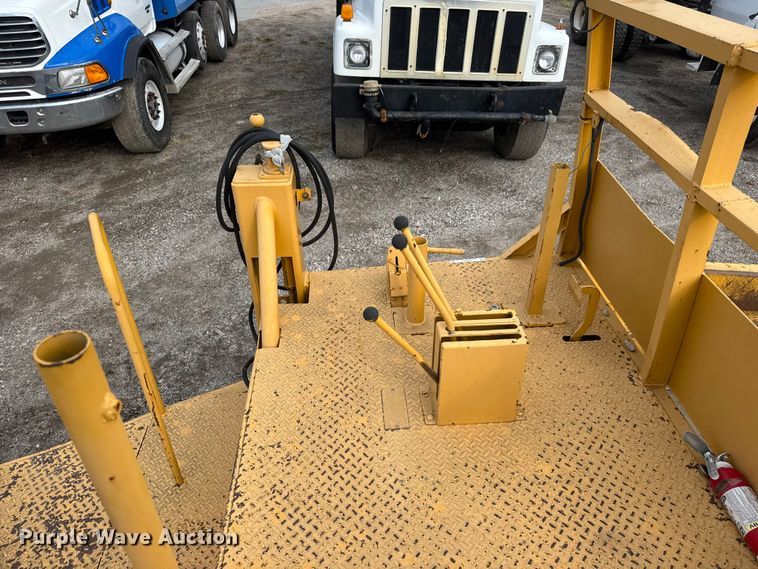 image for item EM8421 1985 Blaw-Knox RW195C road widener