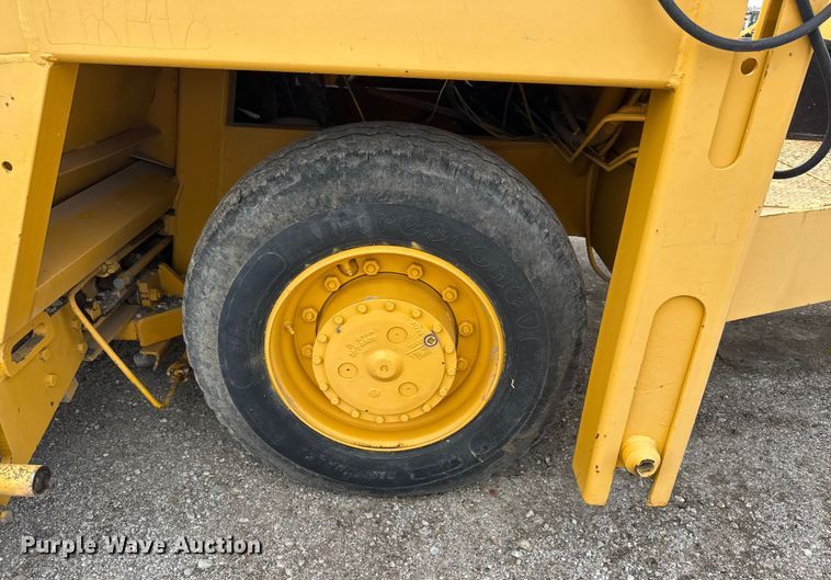 image for item EM8421 1985 Blaw-Knox RW195C road widener