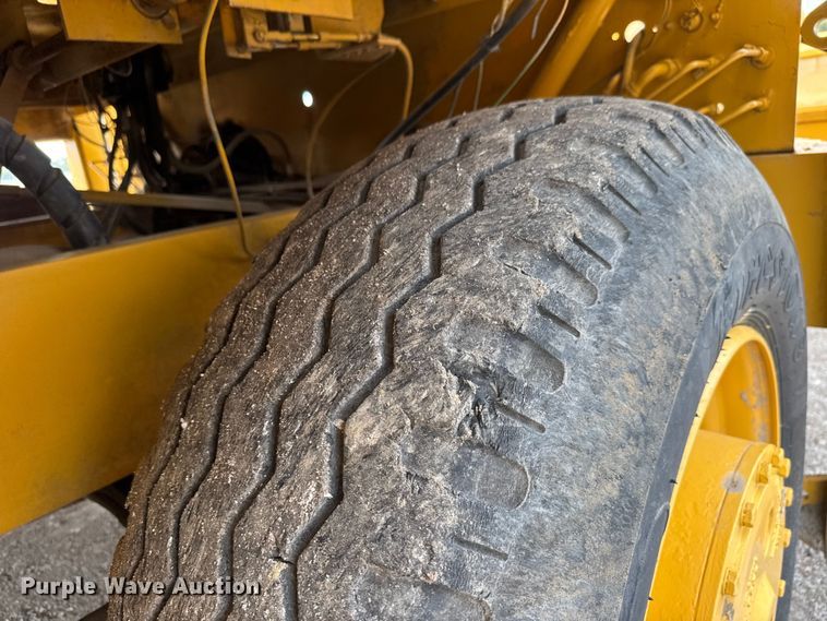 image for item EM8421 1985 Blaw-Knox RW195C road widener