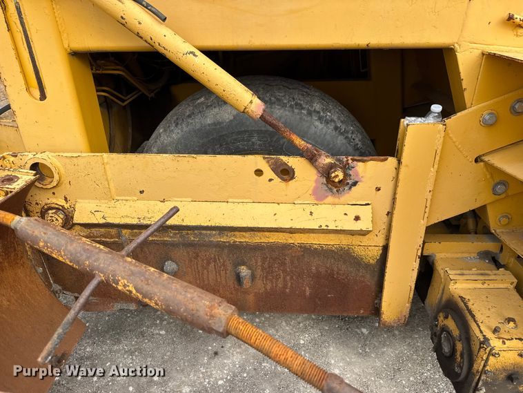 image for item EM8421 1985 Blaw-Knox RW195C road widener