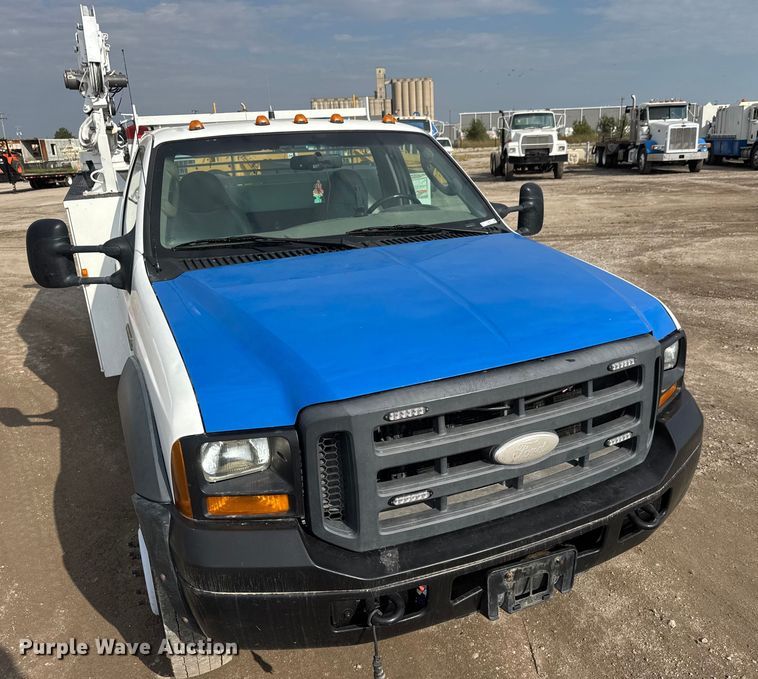 image for item EM8422 2006 Ford F450 Super Duty utility / service truck