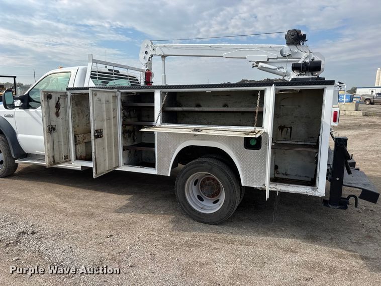 image for item EM8422 2006 Ford F450 Super Duty utility / service truck