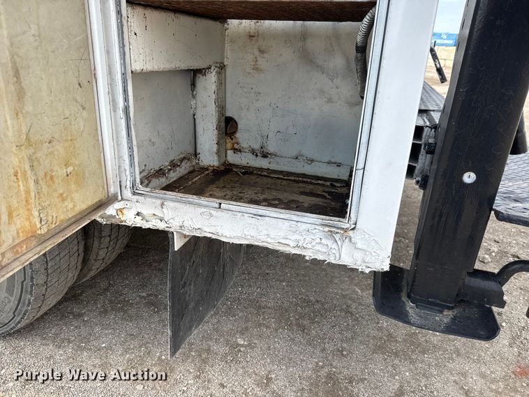 image for item EM8422 2006 Ford F450 Super Duty utility / service truck