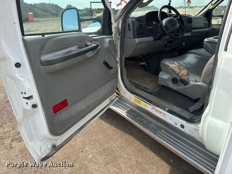 image for item EM8422 2006 Ford F450 Super Duty utility / service truck