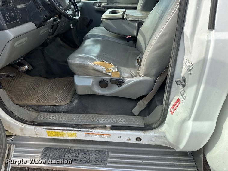 image for item EM8422 2006 Ford F450 Super Duty utility / service truck