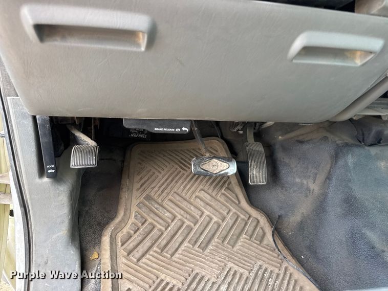 image for item EM8422 2006 Ford F450 Super Duty utility / service truck