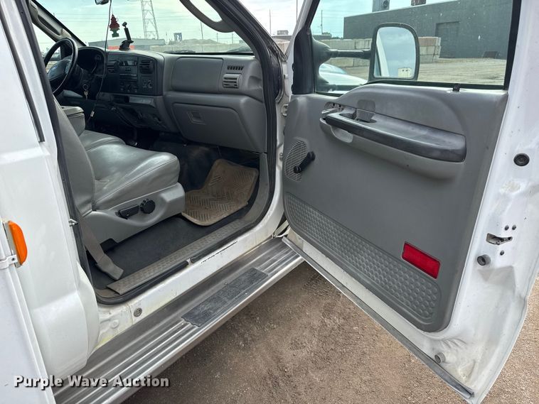 image for item EM8422 2006 Ford F450 Super Duty utility / service truck