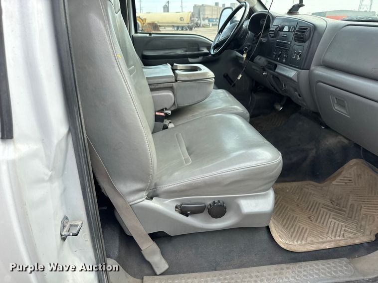 image for item EM8422 2006 Ford F450 Super Duty utility / service truck