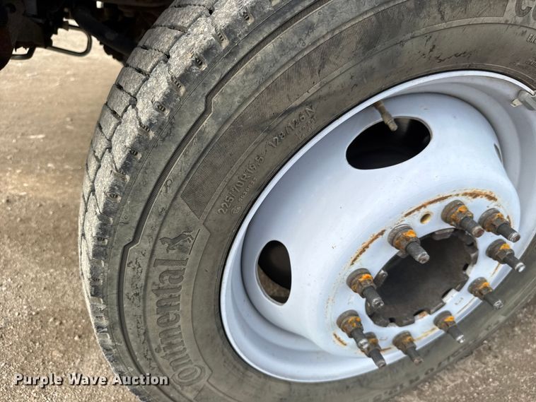 image for item EM8422 2006 Ford F450 Super Duty utility / service truck