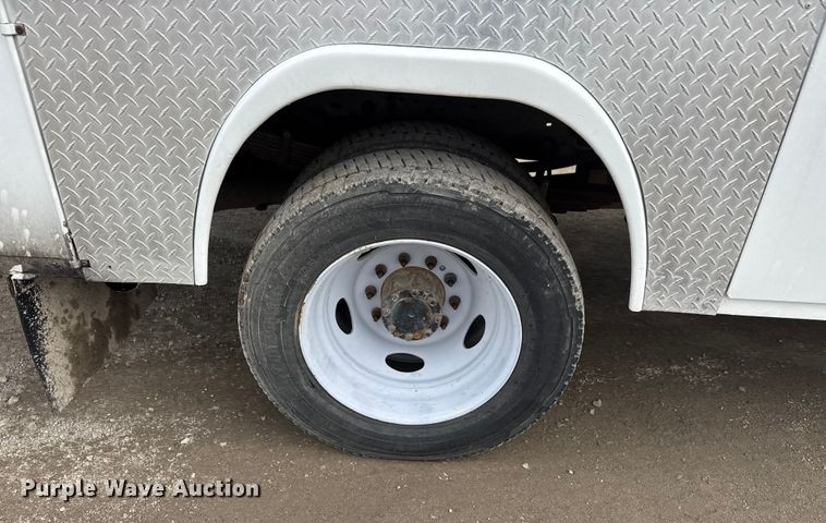 image for item EM8422 2006 Ford F450 Super Duty utility / service truck
