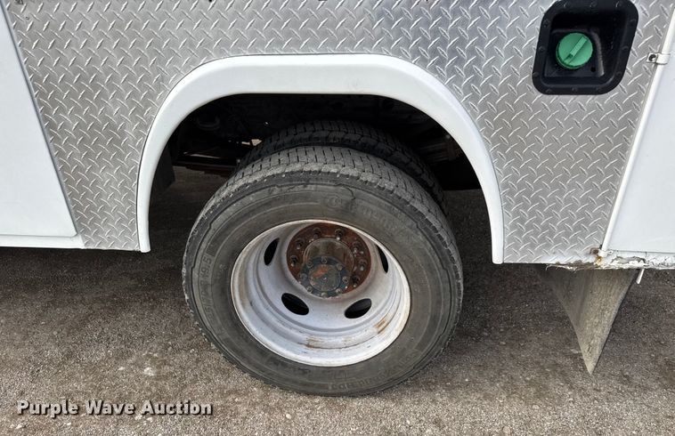 image for item EM8422 2006 Ford F450 Super Duty utility / service truck