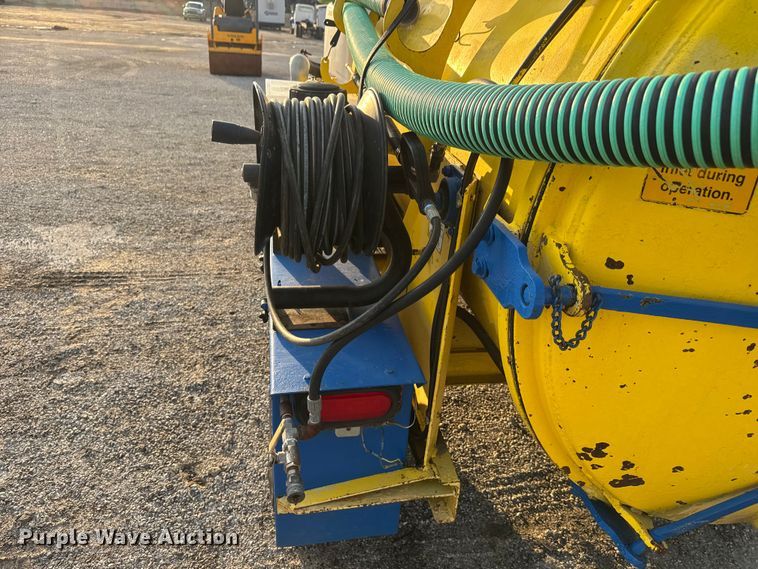 image for item EM8425 2000 Ring-O-Matic vacuum excavator