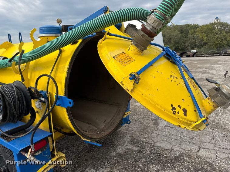 image for item EM8425 2000 Ring-O-Matic vacuum excavator