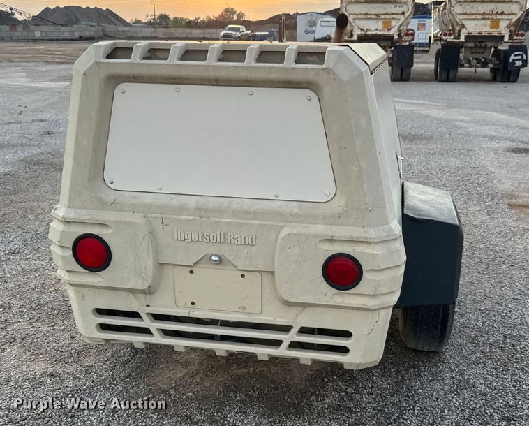 image for item EM8426 2007 Ingersoll Rand P185WIR air compressor