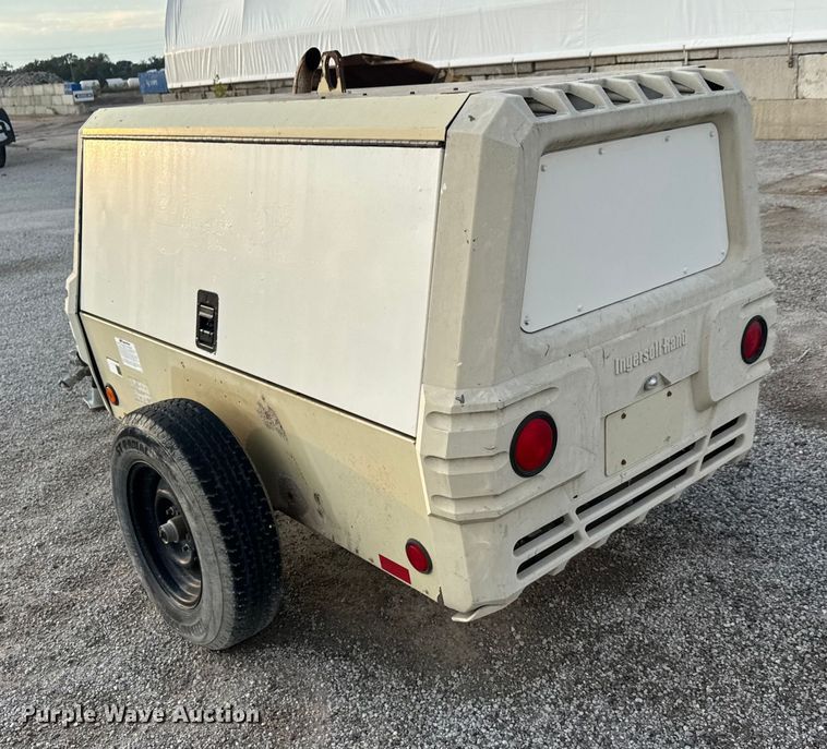 image for item EM8426 2007 Ingersoll Rand P185WIR air compressor
