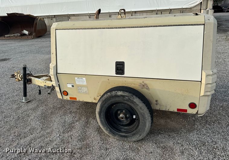 image for item EM8426 2007 Ingersoll Rand P185WIR air compressor
