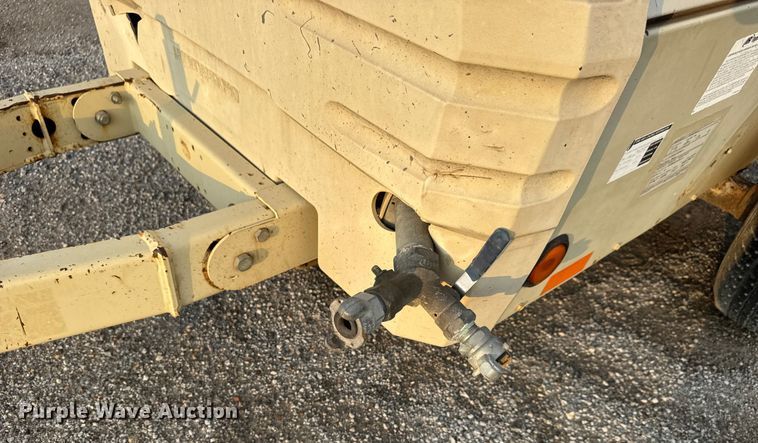 image for item EM8426 2007 Ingersoll Rand P185WIR air compressor