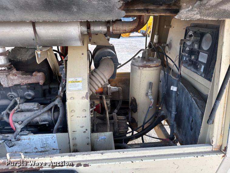 image for item EM8426 2007 Ingersoll Rand P185WIR air compressor